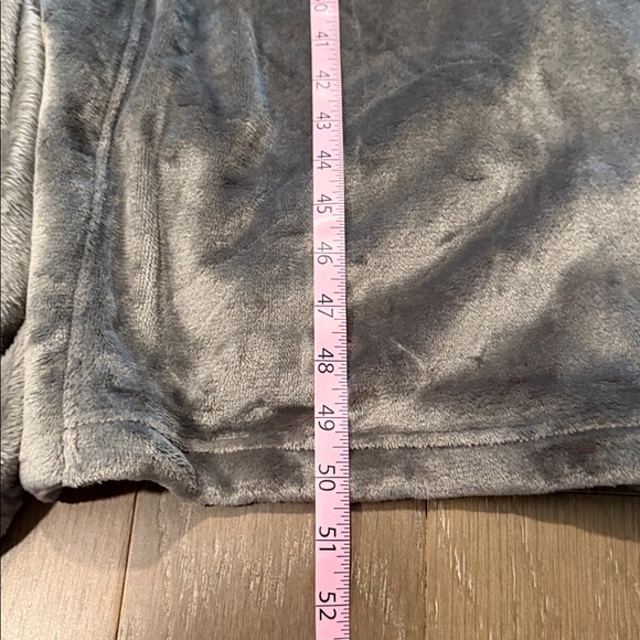 UGG Plush Grey Plush Soft Bathrobe - Picture 7 of 10